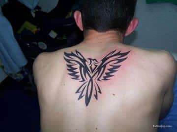 tatuajes de aves en la espalda para hombres