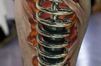 Detallistas y originales tatuajes biomecanicos pierna