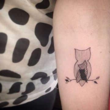 tatuajes de buhos para mujeres en el brazo