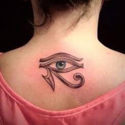 Delineados delicados tatuajes de ojos para mujeres