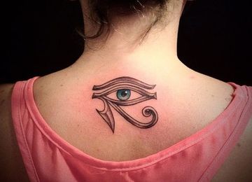tatuajes de ojos para mujeres a color