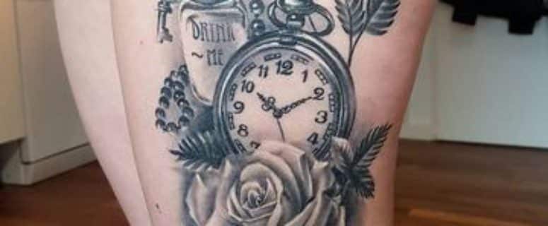 Grandes Difuminados En Tatuajes De Rosas Con Reloj