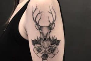 tatuajes de venados para mujeres en brazo