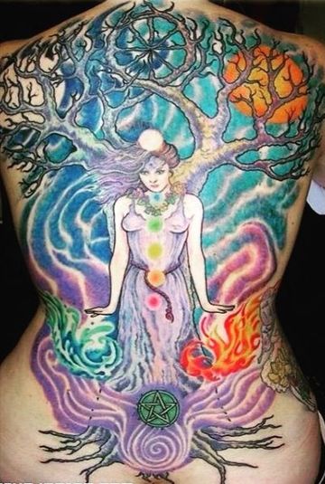tatuajes grandes en la espalda mujer