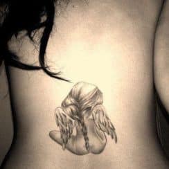 Representativos tatuajes de angeles para mujeres