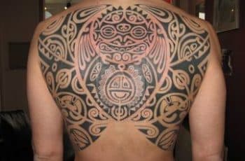 Diseños tribales de tatuajes hawaianos para hombres