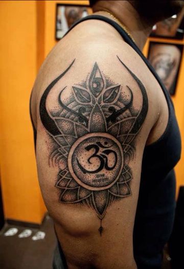 tatuajes hindu para hombres hombro