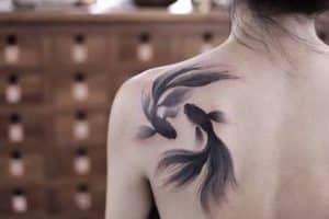 como hacer tatuajes con tinta china en la espalda