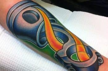 Grandes diseños de tatuajes con colores para hombres