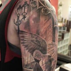 Espirituales y simbolicos tatuajes de angeles en el brazo