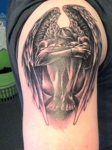 tatuajes de angeles en el brazoen el hombro