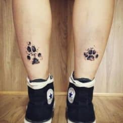 Simbolicos y personales tatuajes de patitas de perro
