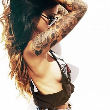 imagenes de chicas con tatuajes sensuales