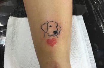 Pequeños y cariñosos tatuajes de perros labradores