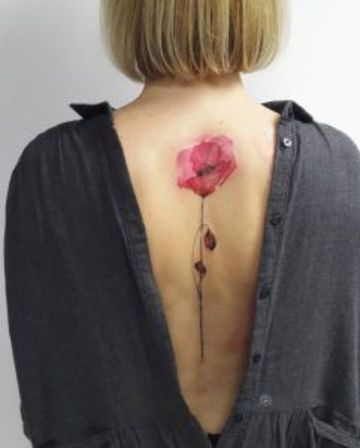 tatuajes de acuarela para mujer (en la espalda