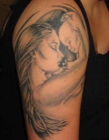 tatuajes de madres para hijos en el brazo