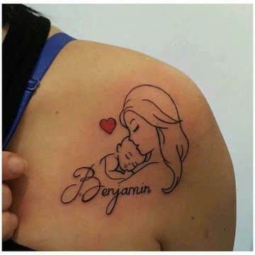 tatuajes de madres para hijos en el hombro