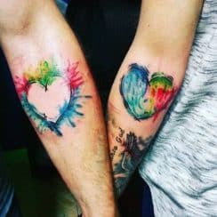 Diferentes obras originales de tatuajes para parejas gay