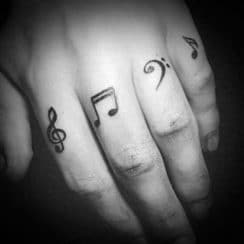 Diversos y originales tatuajes relacionados con la musica