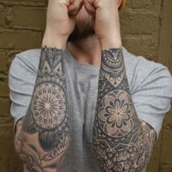 Diversos diseños de tatuajes de mandalas para hombres