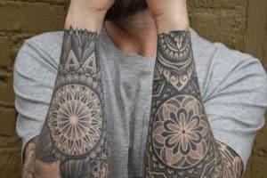 tatuajes de mandalas para hombres en ambos brazos