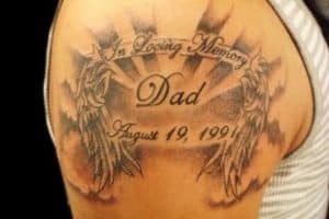 tatuajes dedicados a los padres en hombres