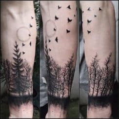 Paisajes y tatuajes de bosques en el antebrazo