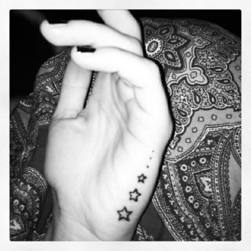imagenes de tatuajes de estrellas en la mano