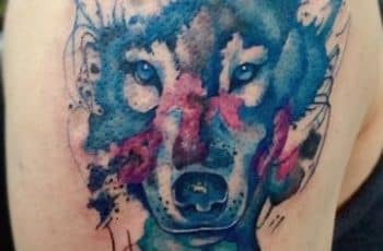 Asombrosos y realistas tatuajes de lobos a color