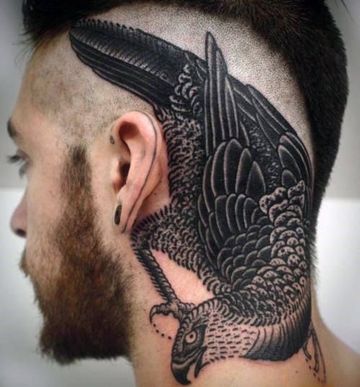 tatuajes de aves para hombres en la cabeza