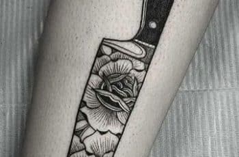 Originales y significativos tatuajes de cuchillos de chef