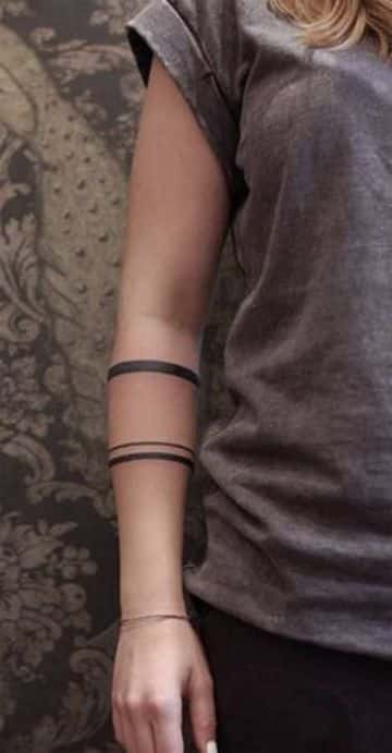 tatuajes de lineas en el brazo para mujeres