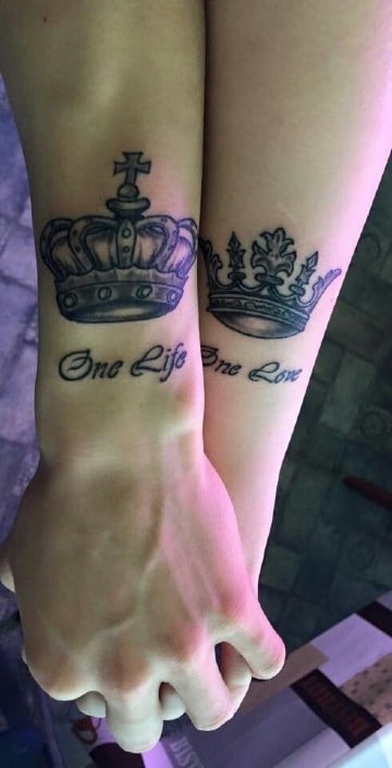 fotos de tatuajes de coronas para parejas