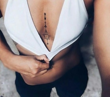 modelos de tatuajes para mujeres en los senos