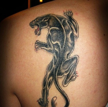 tatuajes de panteras en la espalda para hombre