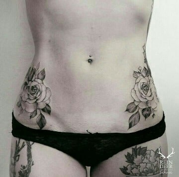 diseños de tatuajes de rosas en la cadera