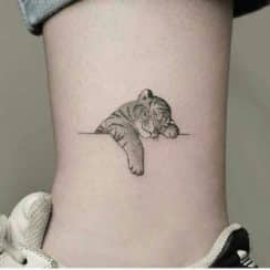 Curiosos y delicados tatuajes de animales pequeños