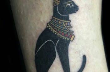 Definidos y proporcionales tatuajes de gatos egipcios