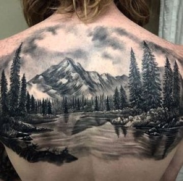 diseños de tatuajes de paisajes en la espalda