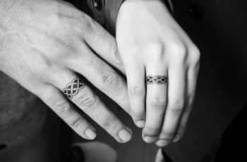 8 diseños de tatuajes de anillos para parejas