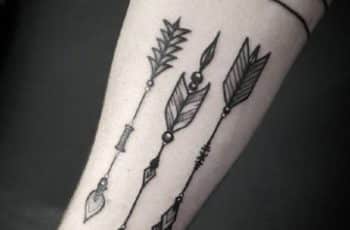 El significado de las flechas en tatuajes de 1 a 3 flechas