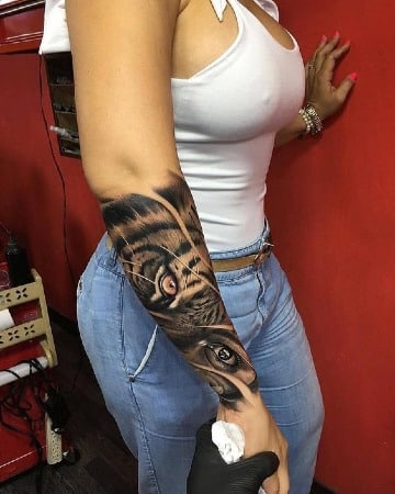 tatuajes realistas modernos mujer
