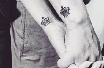 Tatuajes de parejas en la muñeca alusion 14 de febrero