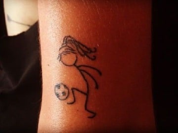 fotos de tatuajes de futbol femenino