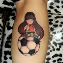 Delicados en tatuajes de futbol femenino con agujas 3 RL