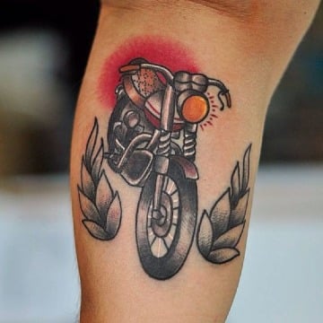imagenes de tatuajes de motos para hombres