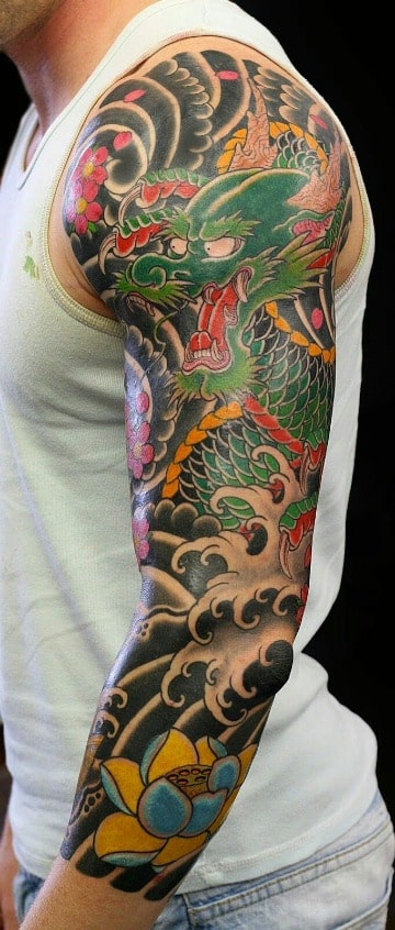 tatuajes de dragones chinos en el brazo para hombres