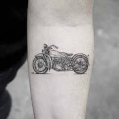 4 diversos y originales tatuajes de motos para hombres