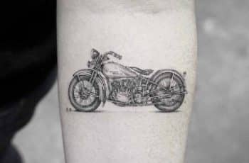 4 diversos y originales tatuajes de motos para hombres