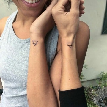 modelos de tatuajes iguales para parejas
